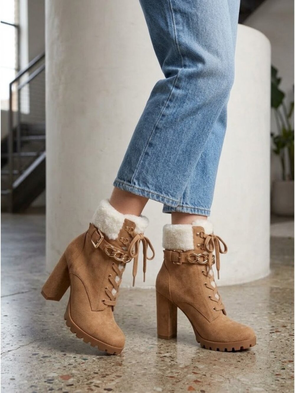 NIB Tan Faux Suede & Faux Fur Block Heel Booties 10 | Apres Ski Streetwear Luxe